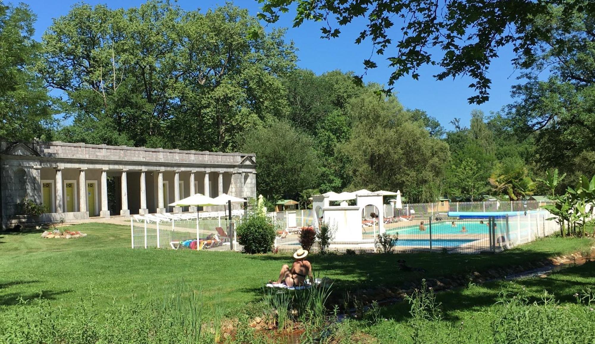 Camping 3 Etoiles - Piscine Chauffee - Vue Montagne サン・ジロン エクステリア 写真