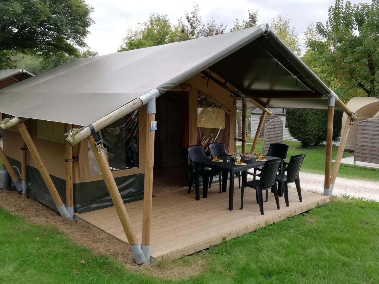 Camping 3 Etoiles - Piscine Chauffee - Vue Montagne サン・ジロン エクステリア 写真
