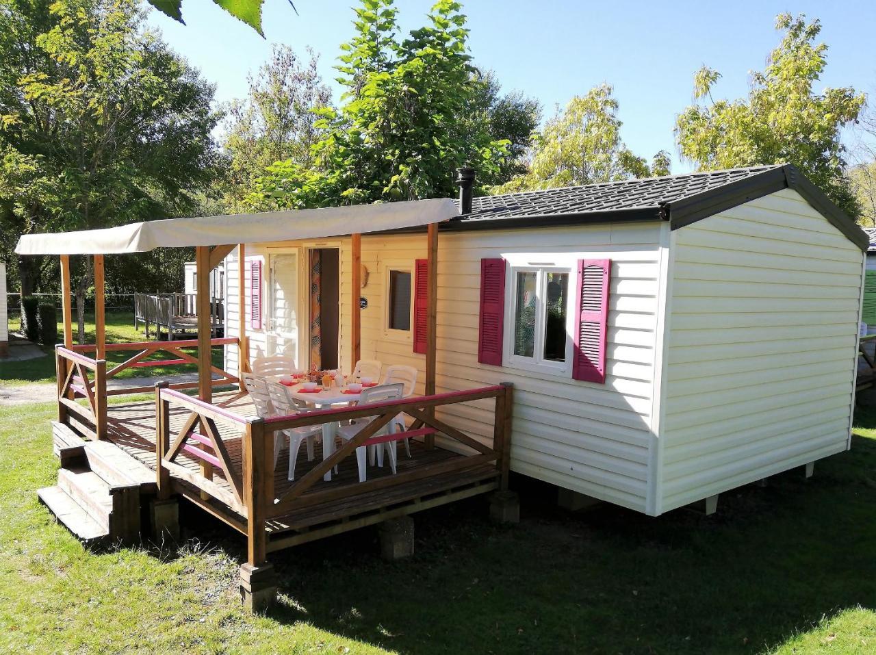 Camping 3 Etoiles - Piscine Chauffee - Vue Montagne サン・ジロン エクステリア 写真