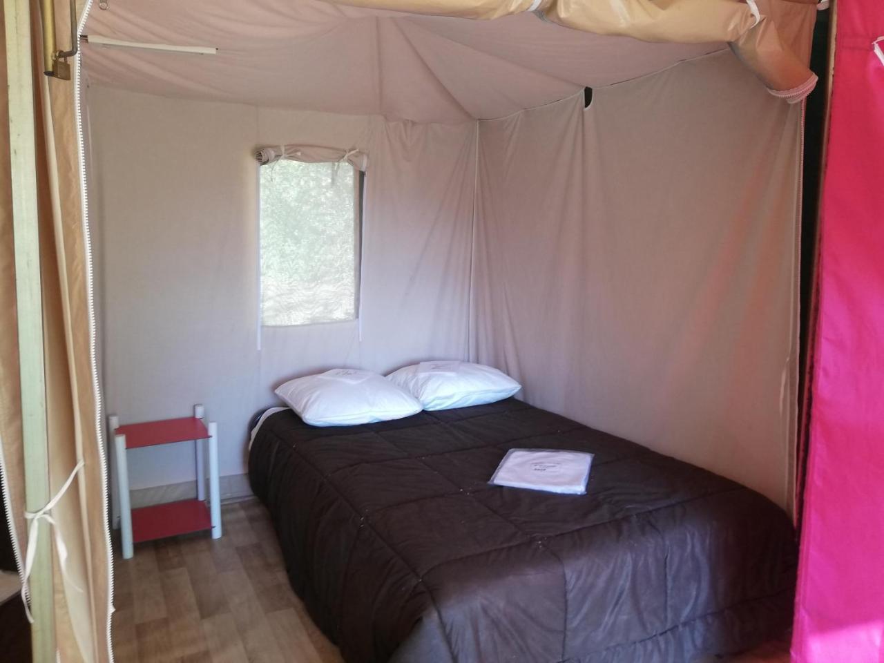 Camping 3 Etoiles - Piscine Chauffee - Vue Montagne サン・ジロン エクステリア 写真