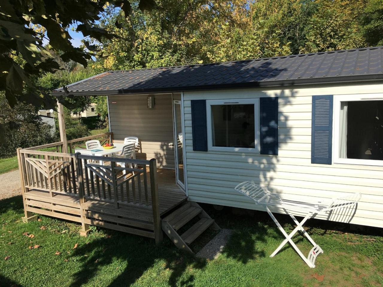 Camping 3 Etoiles - Piscine Chauffee - Vue Montagne サン・ジロン エクステリア 写真