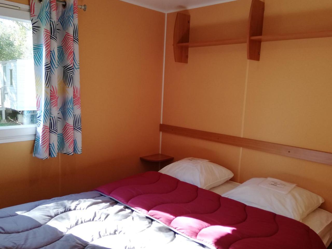 Camping 3 Etoiles - Piscine Chauffee - Vue Montagne サン・ジロン エクステリア 写真