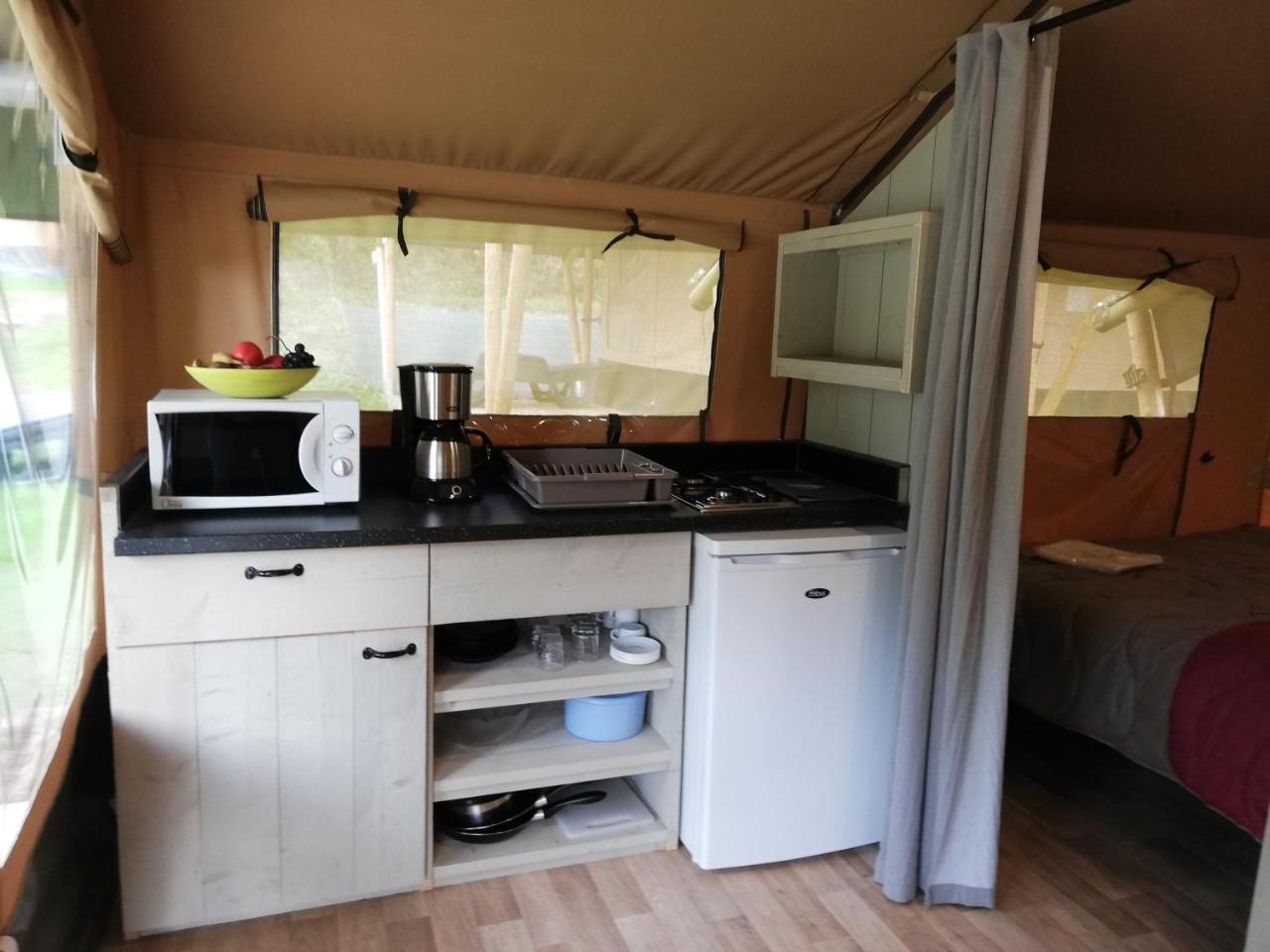 Camping 3 Etoiles - Piscine Chauffee - Vue Montagne サン・ジロン エクステリア 写真