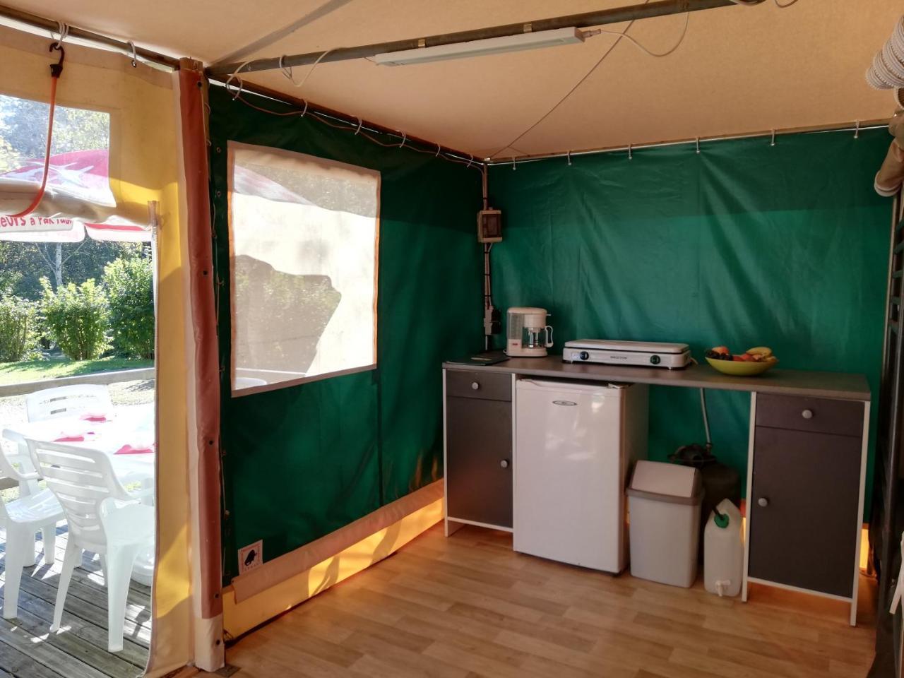 Camping 3 Etoiles - Piscine Chauffee - Vue Montagne サン・ジロン エクステリア 写真